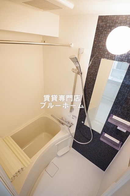 バス・シャワールーム　浴室乾燥機付きで雨の日の洗濯に困らない！