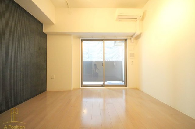 居室・リビング　SERENiTE本町エコート