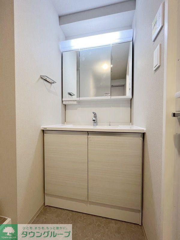 洗面設備　※偶数階と奇数階で色が異なります