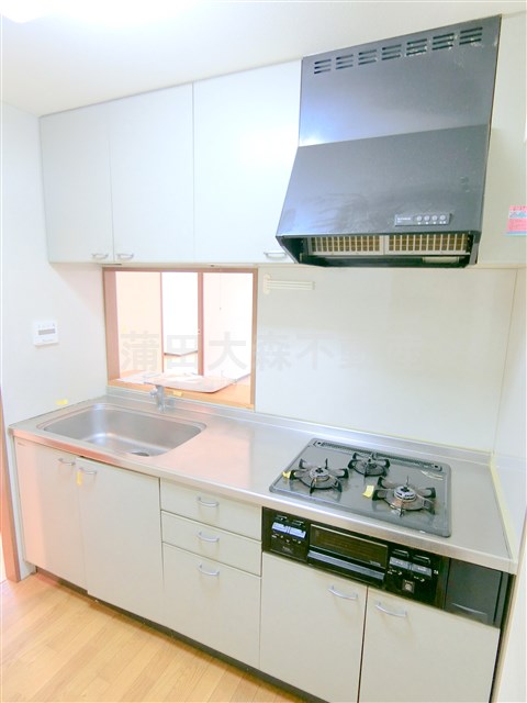 キッチン　3口ガスグリル付システムキッチン　カウンターキッチン