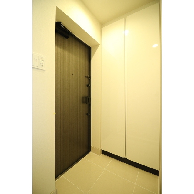 玄関　同タイプ写真　※現況優先