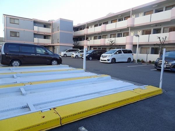 駐車場　駐車しやすい！