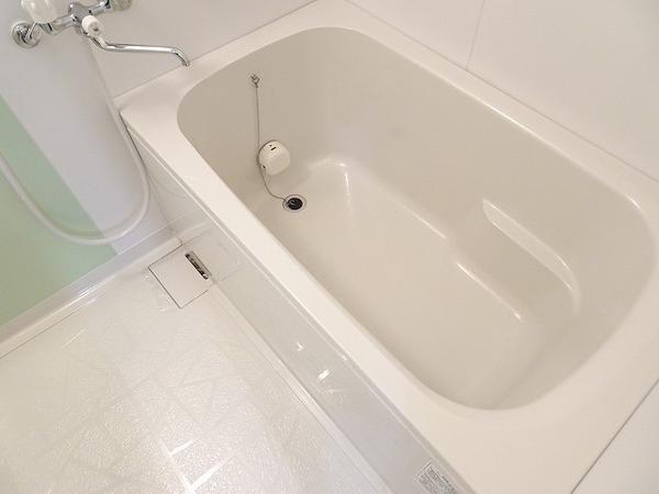 バス・シャワールーム　追い焚き機能付バス！