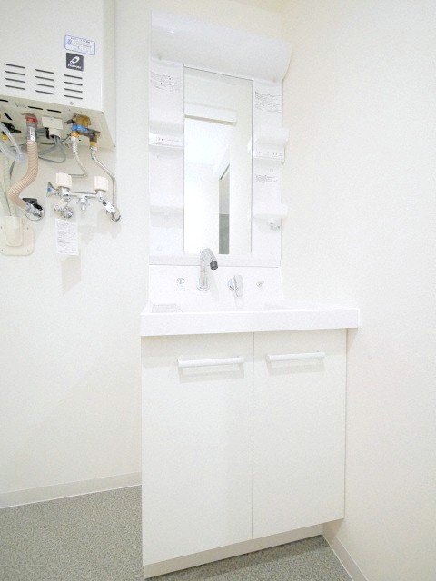 洗面設備　シャンプードレッサー付きです♪