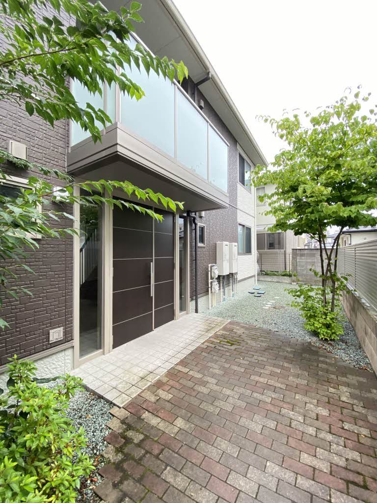 建物外観　エントランス