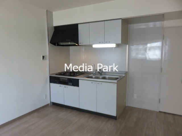 キッチン　同物件別のお部屋の参考写真です。