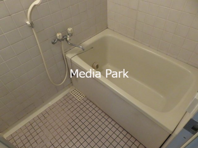 バス・シャワールーム　同物件別のお部屋の参考写真です。