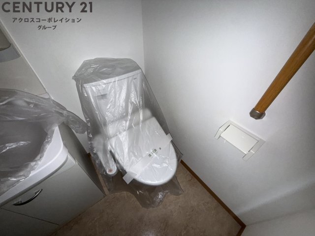 トイレ　温水洗浄便座付きのトイレです♪