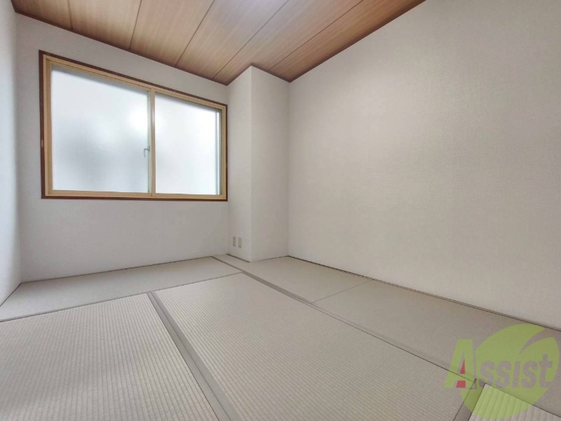 その他部屋・スペース　こちらのお部屋は光が差し込む、温かみのあるお部屋です。