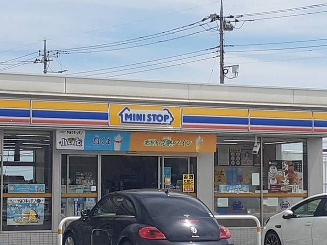 コンビニ　ミニストップ伊勢崎市市場店（コンビニ）まで550m