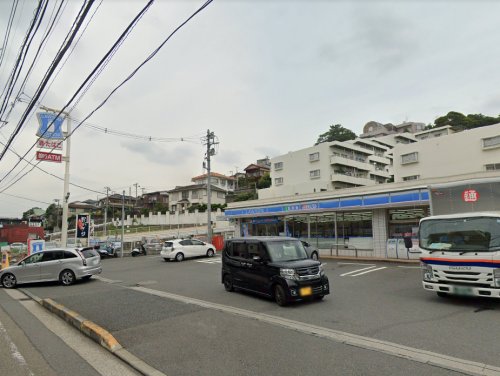 コンビニ　ローソン横浜岡村七丁目店（コンビニ）まで409m