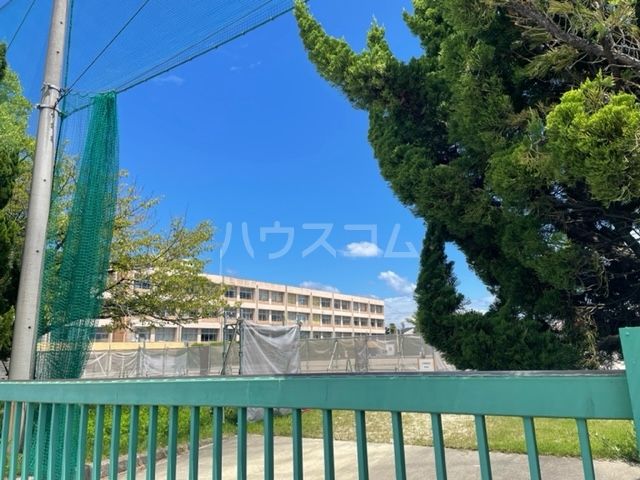 小学校　尾張旭市立旭小学校（小学校）まで975m