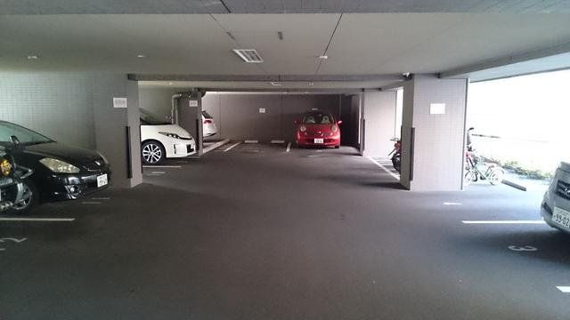 駐車場　駐車場