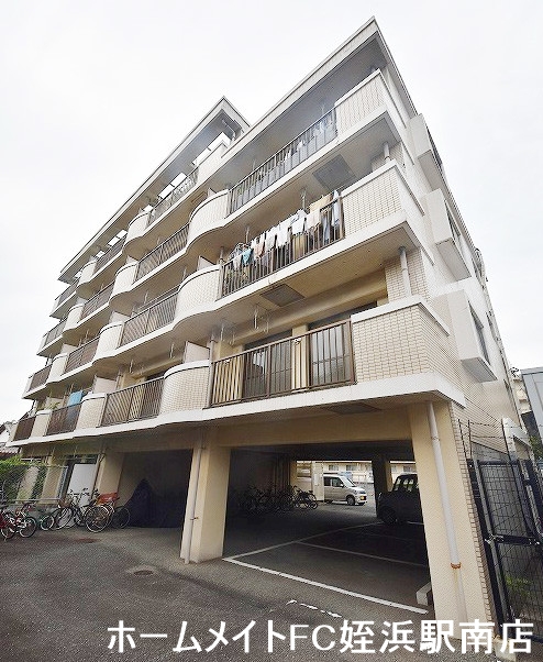 建物外観　★周辺環境充実で過ごしやすい♪★