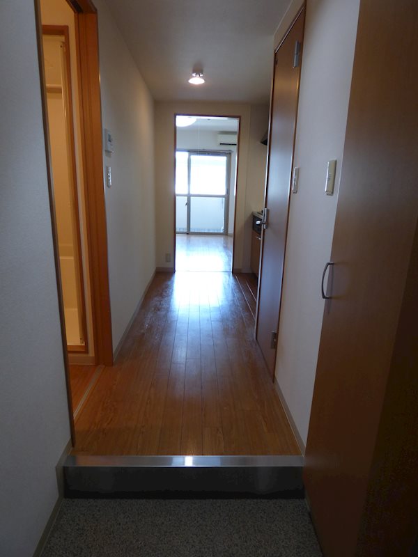 玄関　※別のお部屋のお写真です。御参考までに。