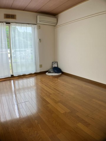 居室・リビング　シンプルな洋室です。快適なお部屋にアレンジして楽しんで下さい