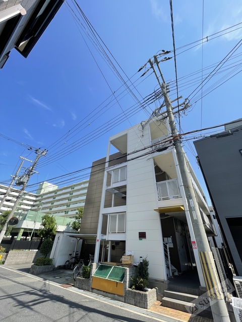 エントランス　ここに住む幸せ。明るいエントランス。