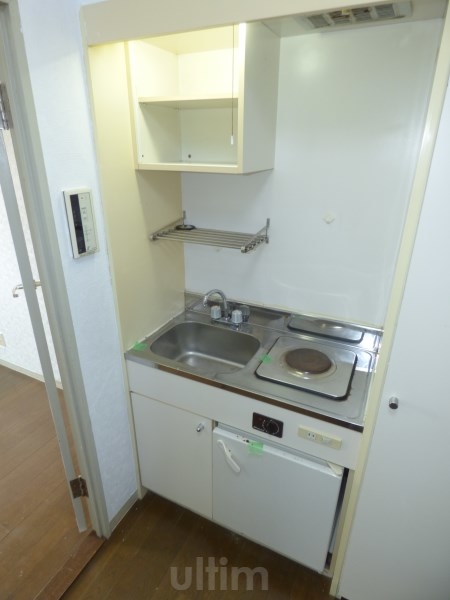 キッチン　違うお部屋の写真です。ご参考までに