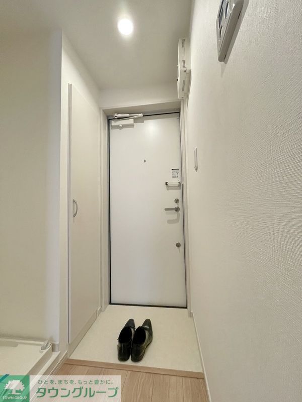 玄関　同型モデルイメージ写真となります。