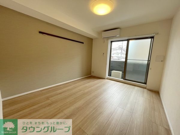 居室・リビング　同型モデルイメージ写真となります。