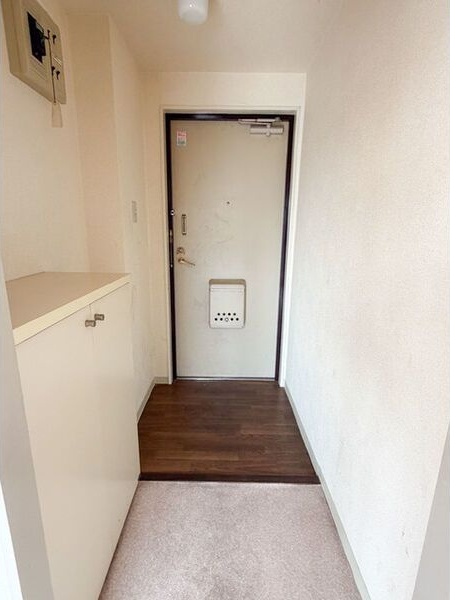 玄関　名古屋で一番初期費用の安い賃貸専門の不動産会社です(^^)