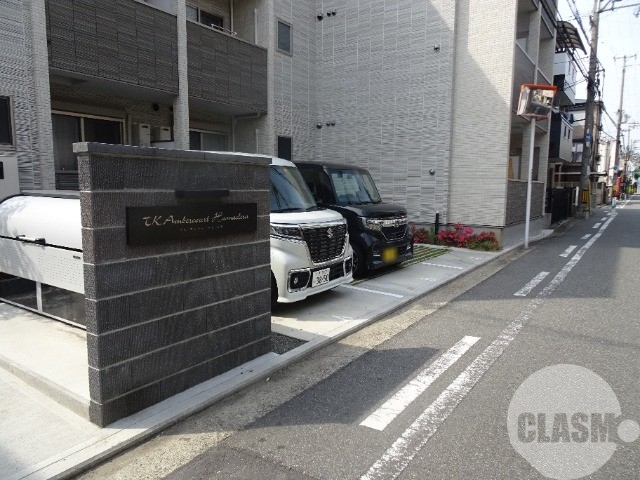 駐車場　敷地内駐車場