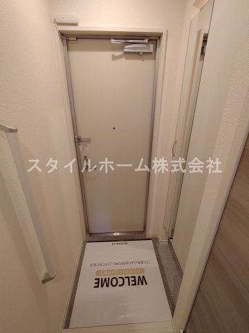 玄関　別部屋写真です。