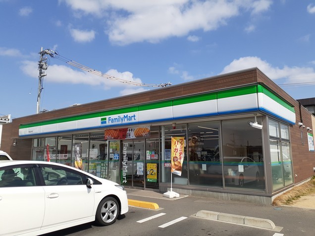 コンビニ　ファミリーマート　岡山田中店（コンビニ）まで400m