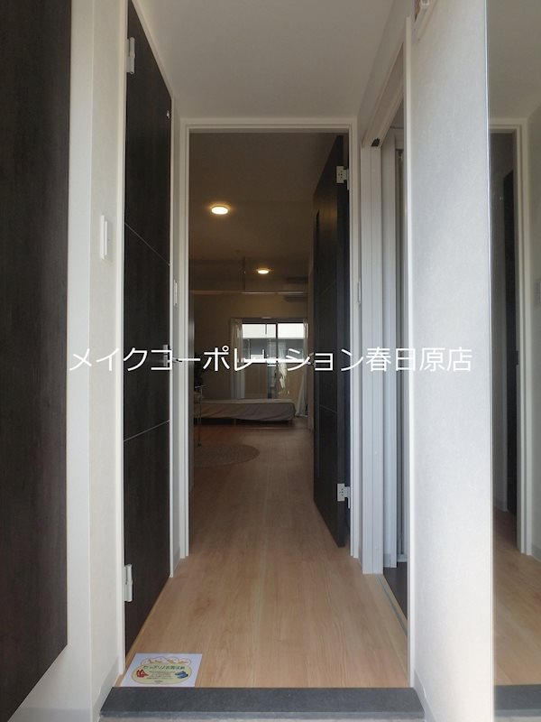 玄関　写真は同型タイプ