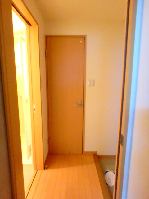 玄関　以下別号室参考写真
