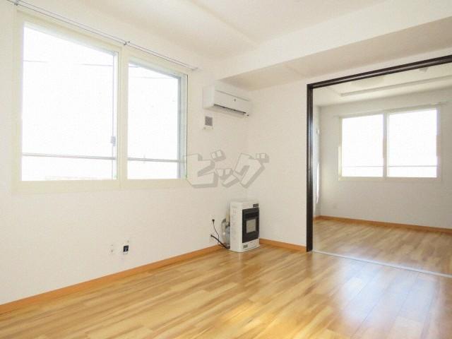 居室・リビング　エアコン付き居住空間♪