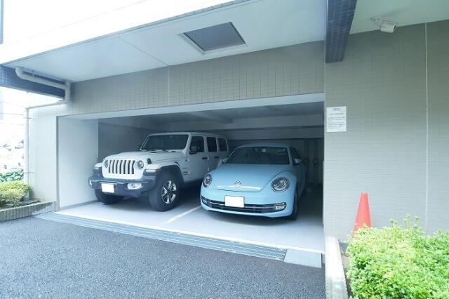 駐車場　?