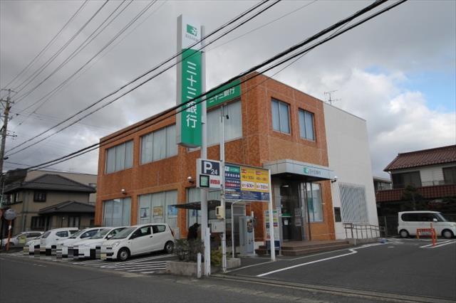 銀行　三十三銀行／戸田支店（銀行）まで534m