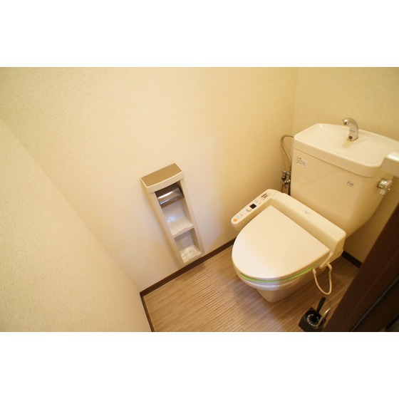 トイレ　ウォシュレット付きのトイレでのんびりゆったり