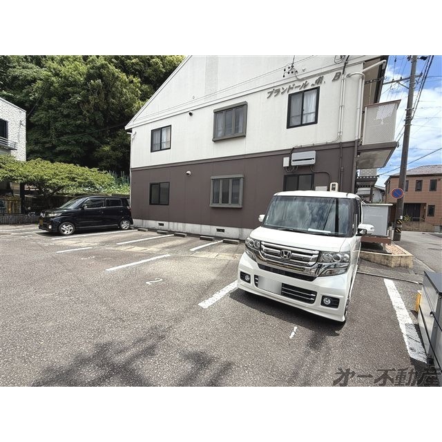 駐車場　駐車場