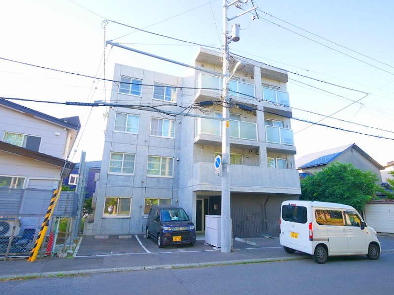 建物外観　ひばりヶ丘駅より徒歩4分♪買い物などが非常に便利です♪