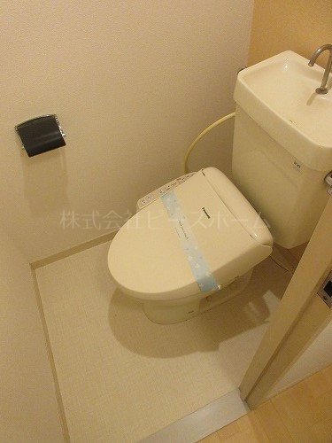 トイレ　別号室参考写真