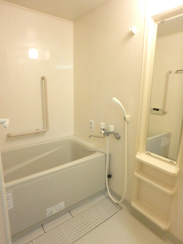 バス・シャワールーム　参考（同タイプ別部屋の写真です）