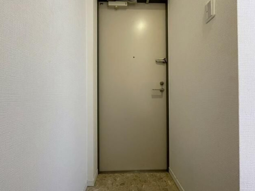 玄関　※別部屋参考写真