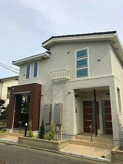 建物外観　2018年完成の築浅です。