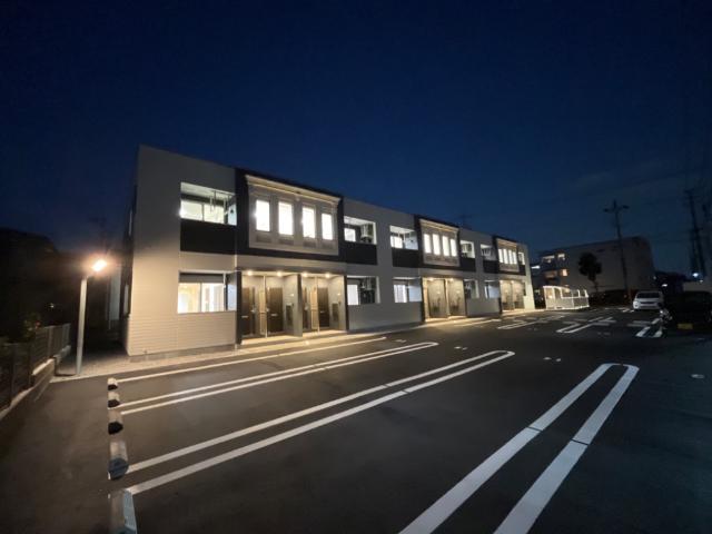 建物外観　外観写真（夜）