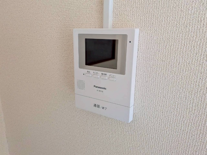 セキュリティ　ＴＶモニター付インターホンです。来客者の顔が見えるので安心！