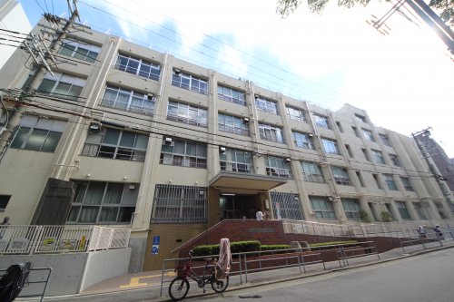 小学校　大阪市立西船場小学校（小学校）まで136m