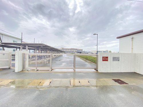 中学校　明和町立明和中学校（中学校）まで3012m