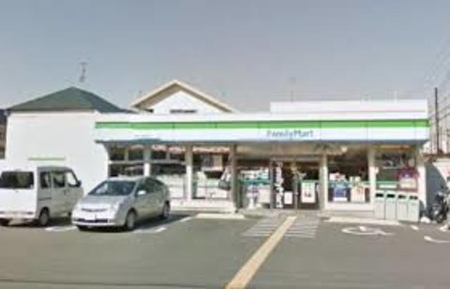 コンビニ　ファミリーマート豊中上野西店（コンビニ）まで829m