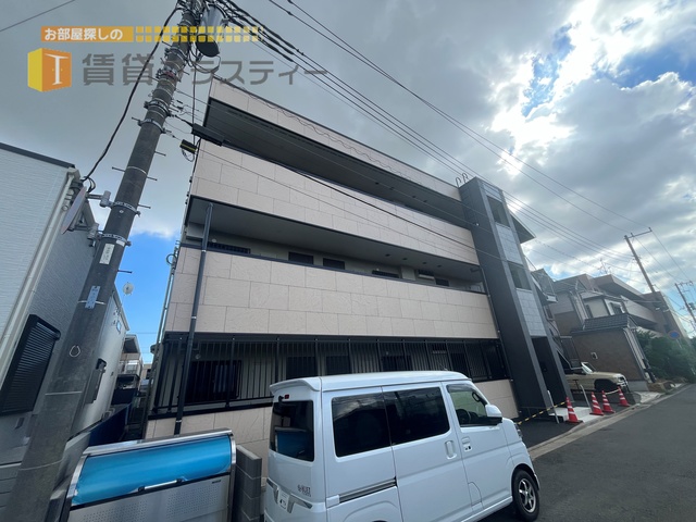 建物外観　８月下旬入居可能予定、新築登場。