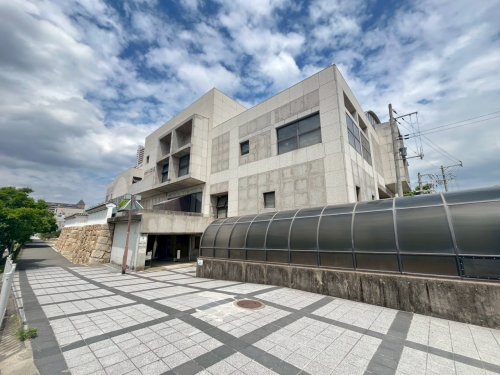 図書館　尼崎市立中央図書館（図書館）まで1080m