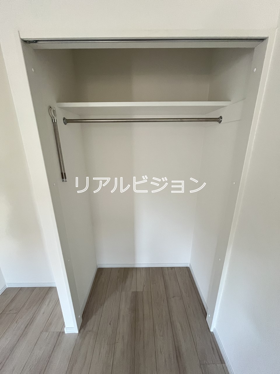 収納　※工事中（203号室参考写真）