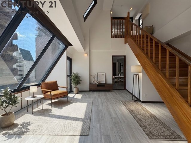 阪神本線 西宮駅 徒歩3分 6階建 築38年の居間写真