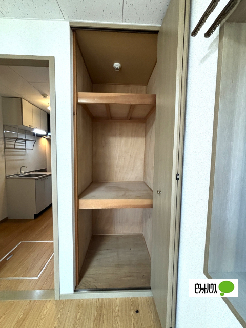 収納　別部屋になります。